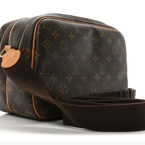 Louis Vuitton monogram reporter